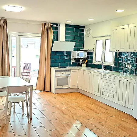 Luna Nueva Con Jacuzzi تاراخاليخو