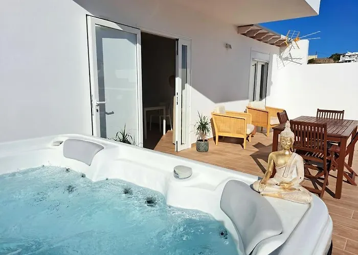 Luna Nueva Con Jacuzzi דירה